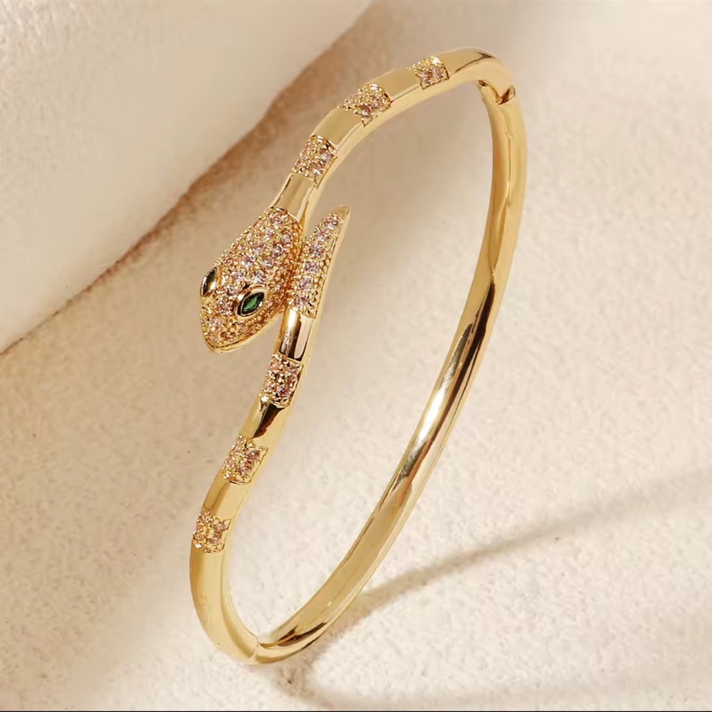 Serpenti Gold Snake Bracelet - Picture 4 of 14